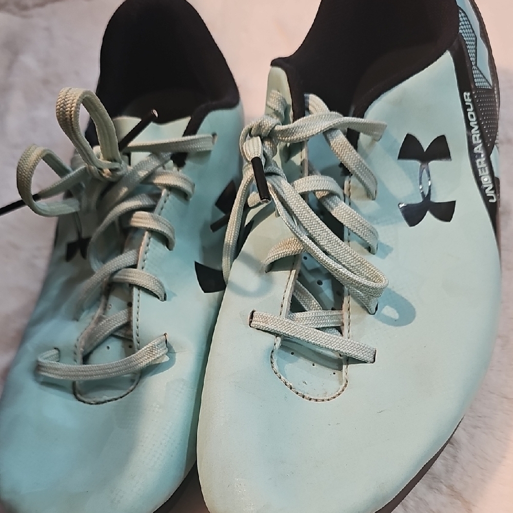 Under Armour Youth Aquamarine & Black Soccer Cleats Low-Cut Design Size 6